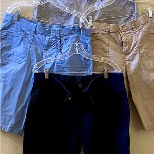 Gloria Vanderbilt Shorts Size 12 - Cute Comfy Barely Worn:6 Pair SUPER Condition